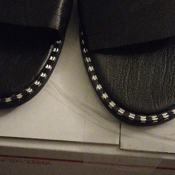 NWOT SANDALS - Picture 4 of 8